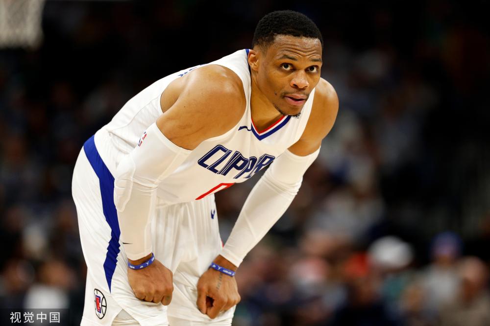 她以一记难 她以一记难